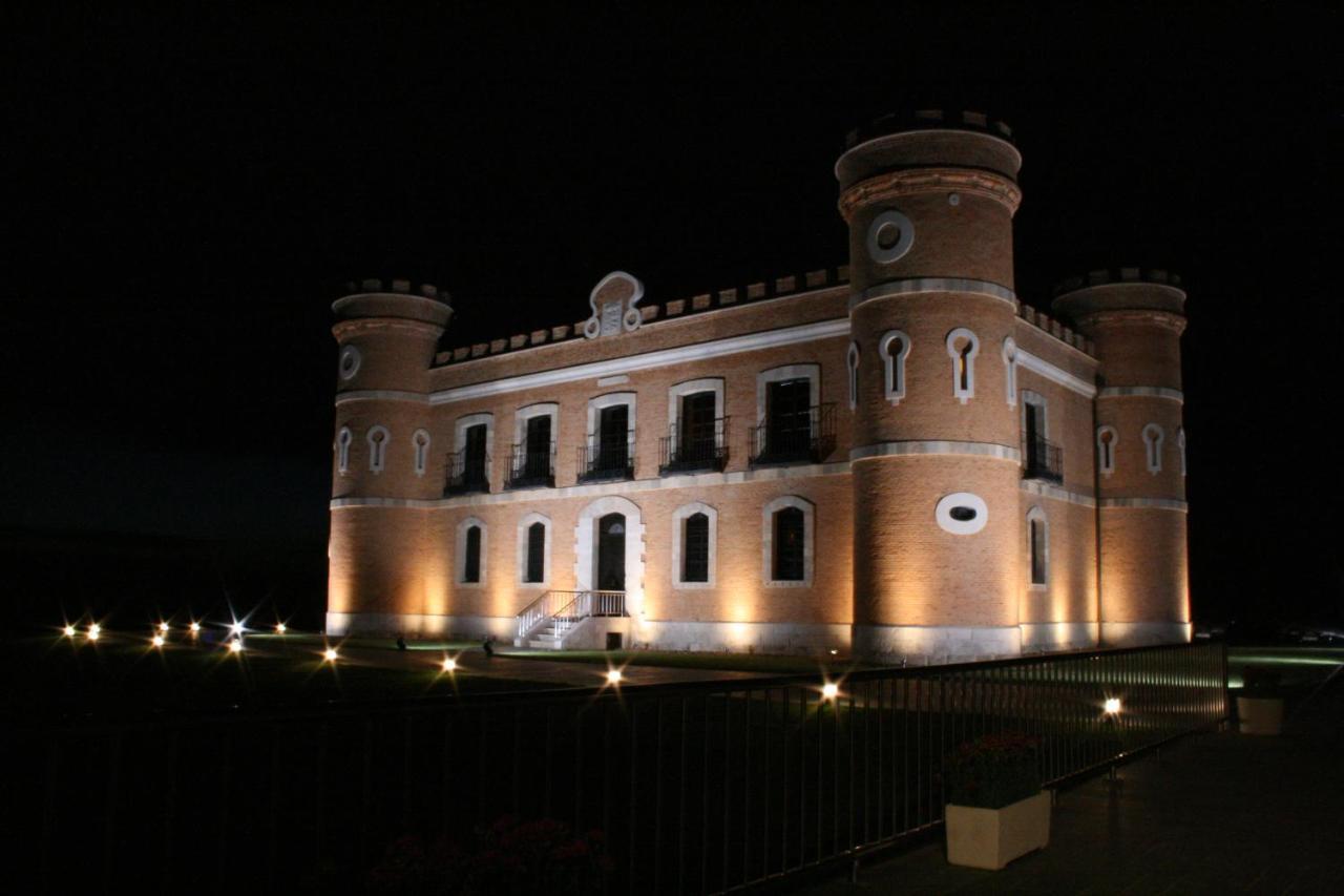 Castillo De Monte La Reina Posada Real & Bodega Toro Exterior foto