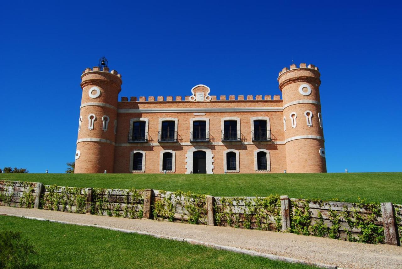 Castillo De Monte La Reina Posada Real & Bodega Toro Exterior foto